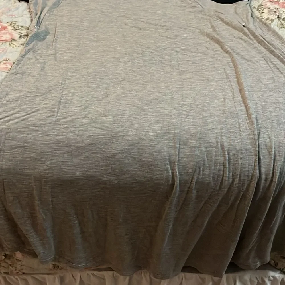 Ekouaer nursing gown